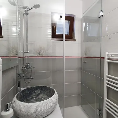 בראשוב Artment! A New And Stylish Apartment For You - Free Parking מראה חיצוני תמונה